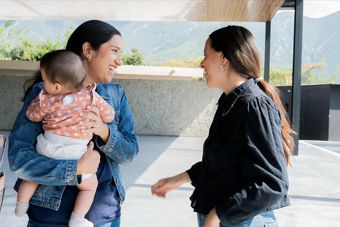 People from Iglesia Pilar sharing life in community